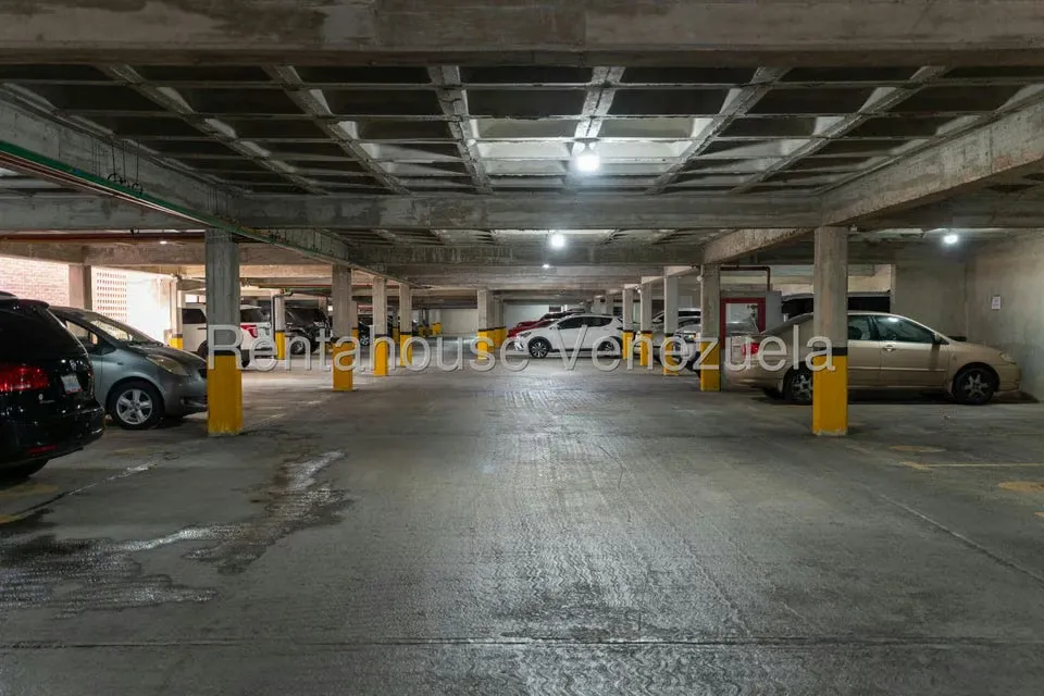 Apartamento (1 Nivel) en Venta en Colinas de La Tahona, Distrito Metropolitano - 32