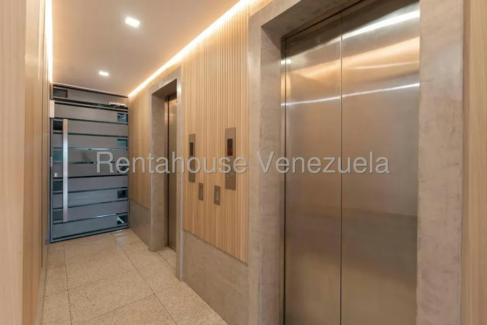 Apartamento (1 Nivel) en Venta en Colinas de La Tahona, Distrito Metropolitano - 33