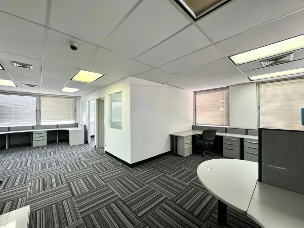 Amplia oficina en alquiler torre corporativa Los Ruices 885M2 - 27