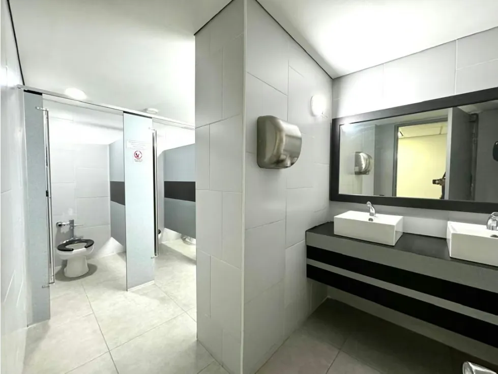 Amplia oficina en alquiler torre corporativa Los Ruices 885M2 - 32