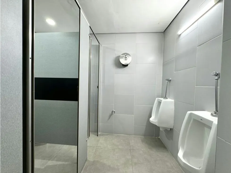 Amplia oficina en alquiler torre corporativa Los Ruices 885M2 - 33