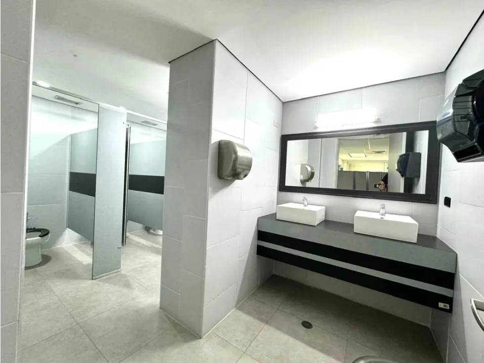 Amplia oficina en alquiler torre corporativa Los Ruices 885M2 - 34