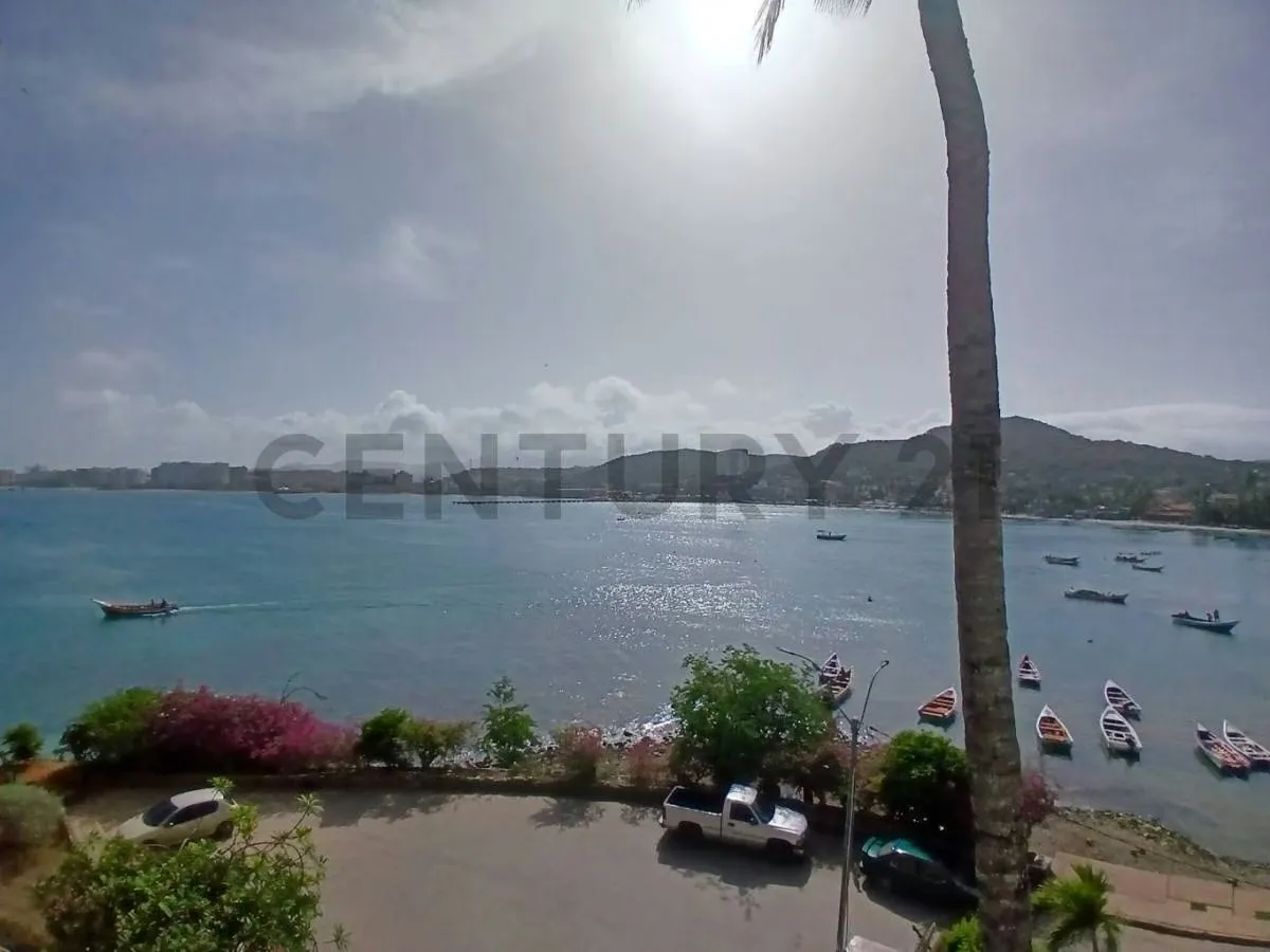 Renta fija frente al Mar con Terraza y Vista a la Bahía de Pampatar - 2