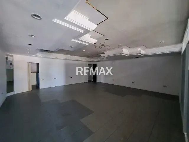 LOCAL COMERCIAL CON MEZZANINA, VISTA A LA AV. 4 DE MAYO, CENTRO COMERCIAL GALERIAS FENTE, PORLAMAR, ISLA DE MARGARITA, VENEZUELA - 12