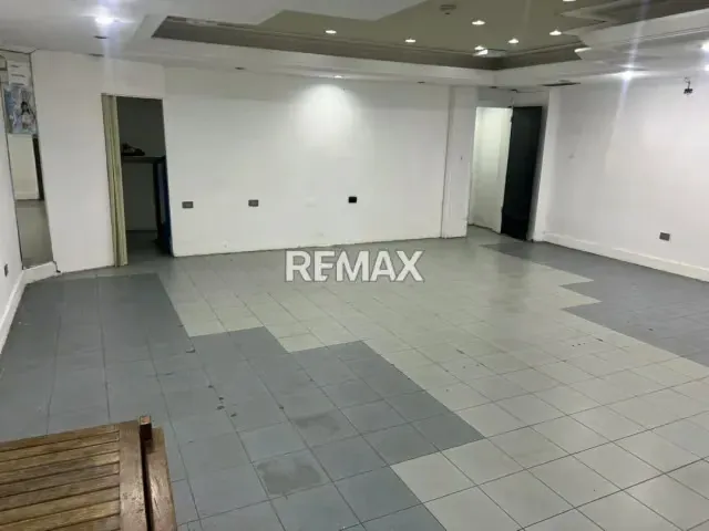 LOCAL COMERCIAL CON MEZZANINA, VISTA A LA AV. 4 DE MAYO, CENTRO COMERCIAL GALERIAS FENTE, PORLAMAR, ISLA DE MARGARITA, VENEZUELA - 13