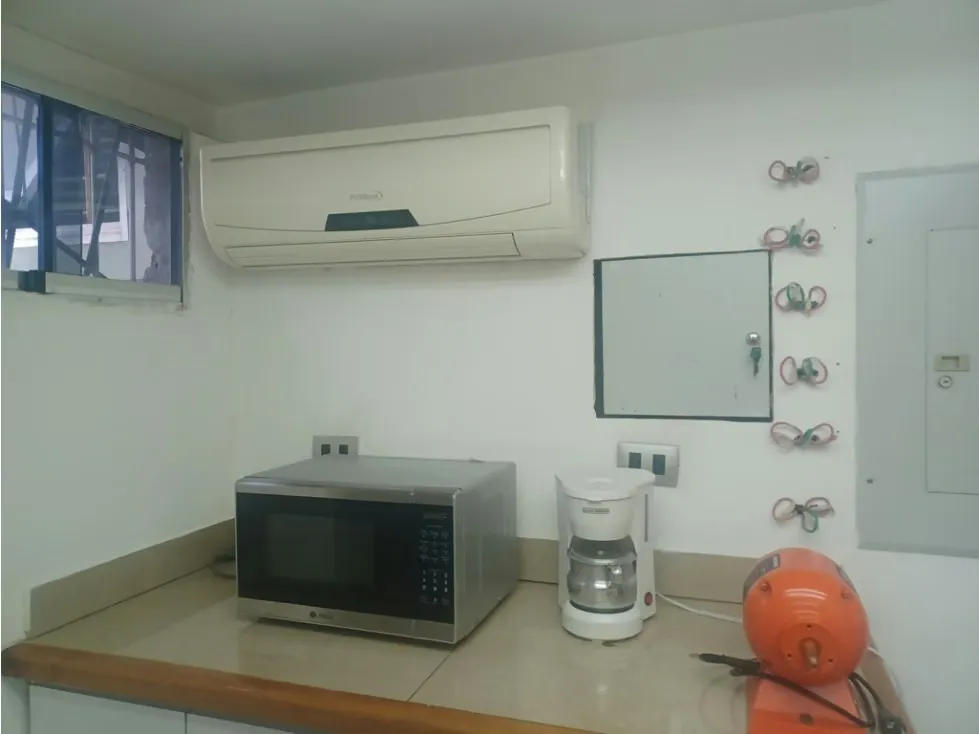 Alquilo oficina 25m2 La Trinidad 3559 - 5