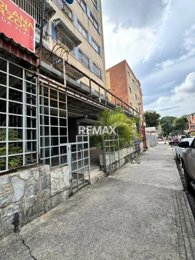 Local comercial Las Acacias Av Roosevelt