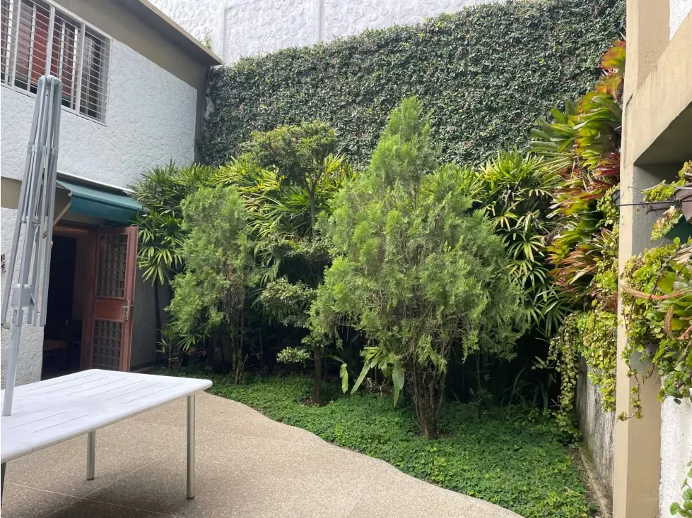 Se vende casa 450m2 San Bernardino 7538 - 28