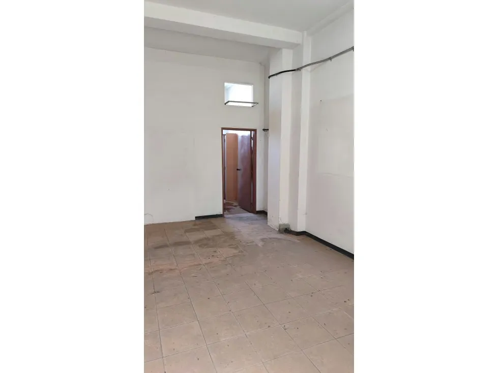 Galpón en venta en Alta Vista 700mts - 11