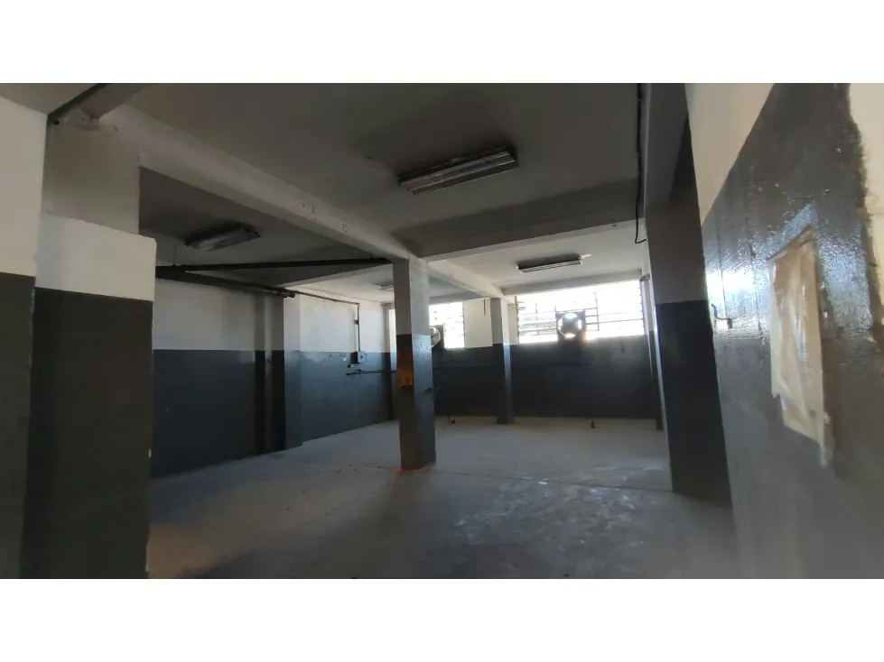 Galpón en venta en Alta Vista 700mts - 9