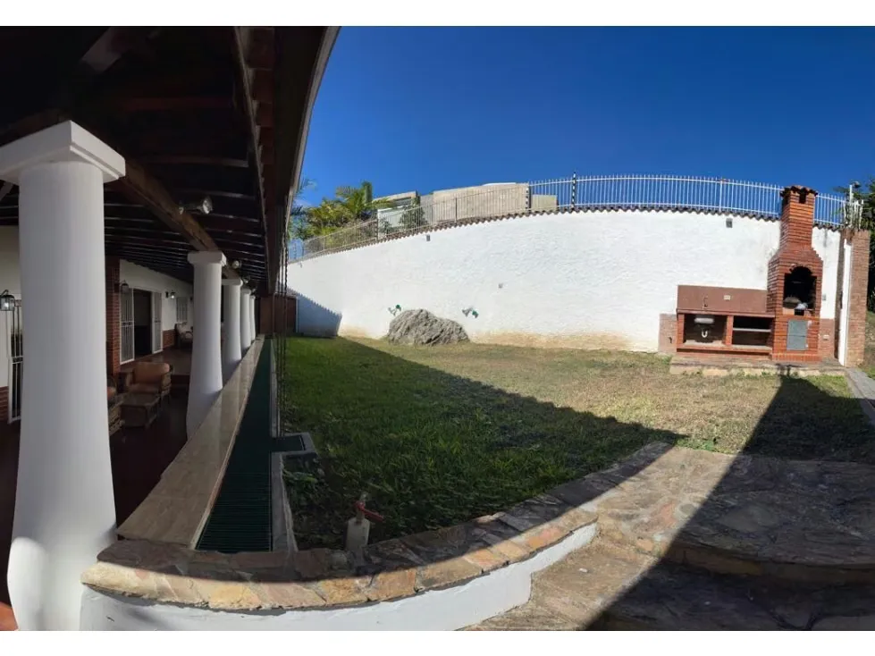 Vendo casa 700m2 5h+s/4.5b+s/4p La Lagunita 2656 - 2