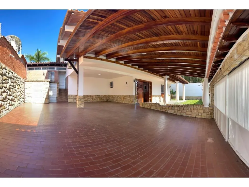 Vendo casa 700m2 5h+s/4.5b+s/4p La Lagunita 2656 - 5