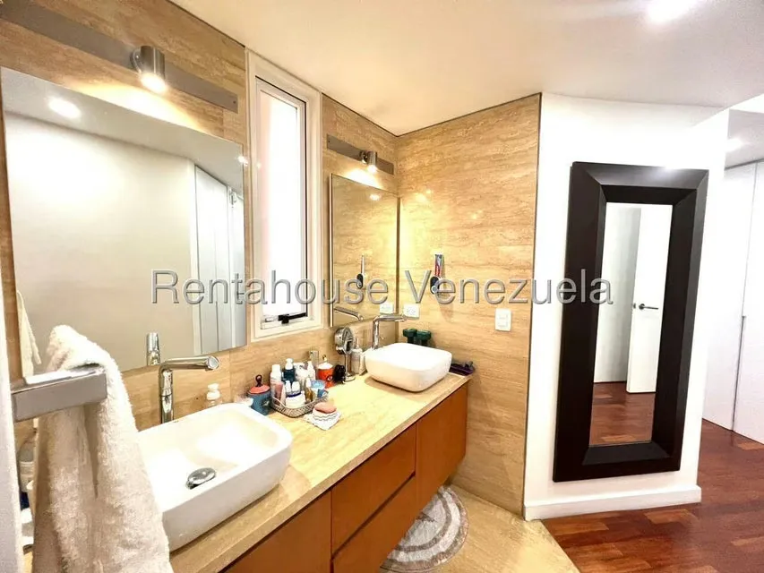 Apartamento (1 Nivel) en Venta en Campo Alegre, Distrito Metropolitano - 17