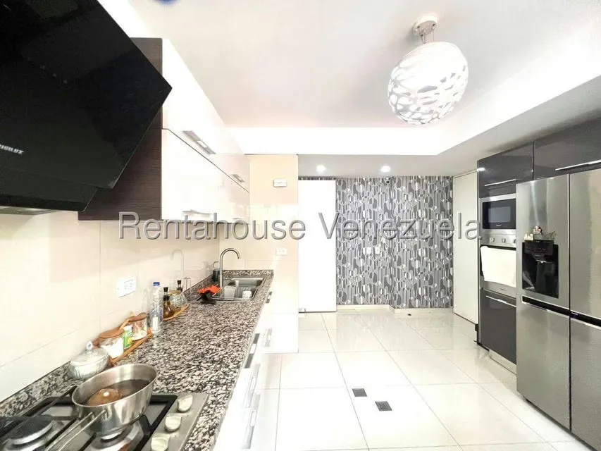 Apartamento (1 Nivel) en Venta en Campo Alegre, Distrito Metropolitano - 8