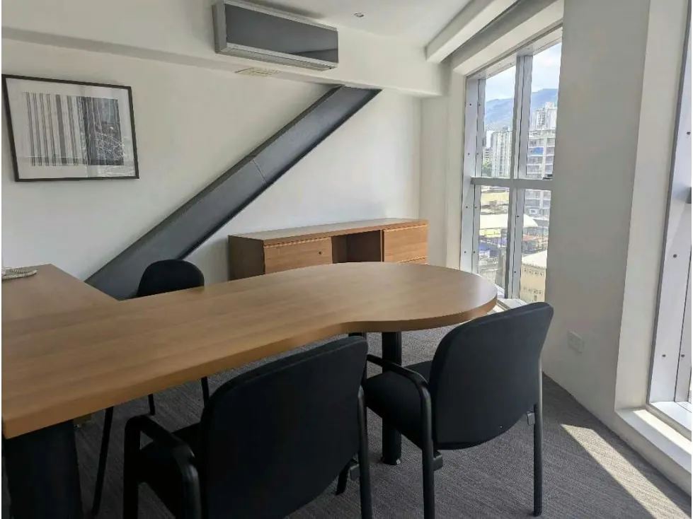 Vendo oficina actualizada 156m2 El Rosal 3436 - 43