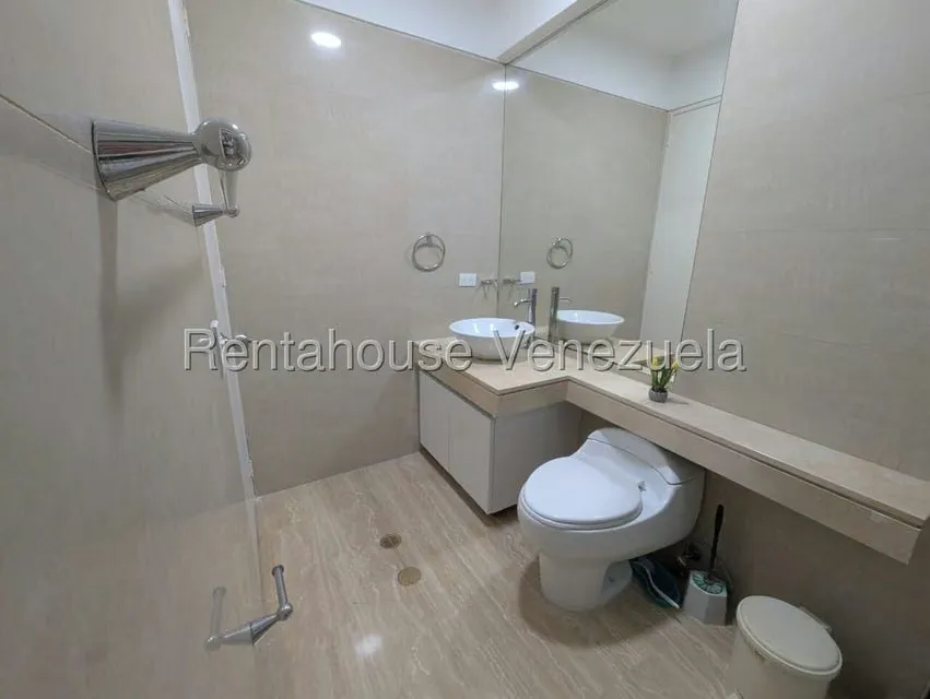 Apartamento (1 Nivel) en Alquiler en Campo Alegre, Distrito Metropolitano - 11