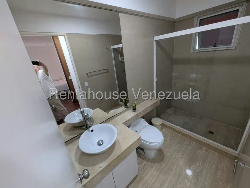 Apartamento (1 Nivel) en Alquiler en Campo Alegre, Distrito Metropolitano - 12
