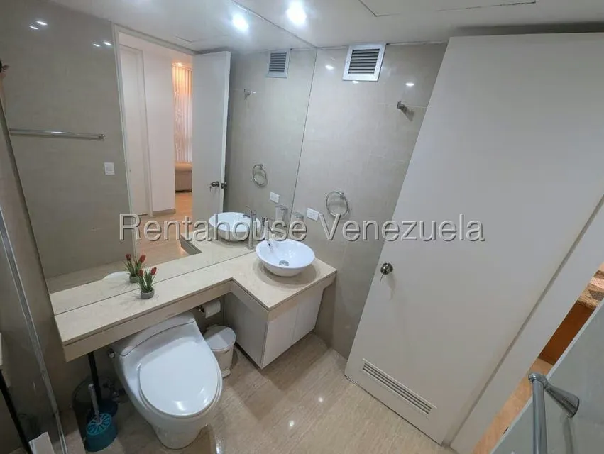 Apartamento (1 Nivel) en Alquiler en Campo Alegre, Distrito Metropolitano - 14