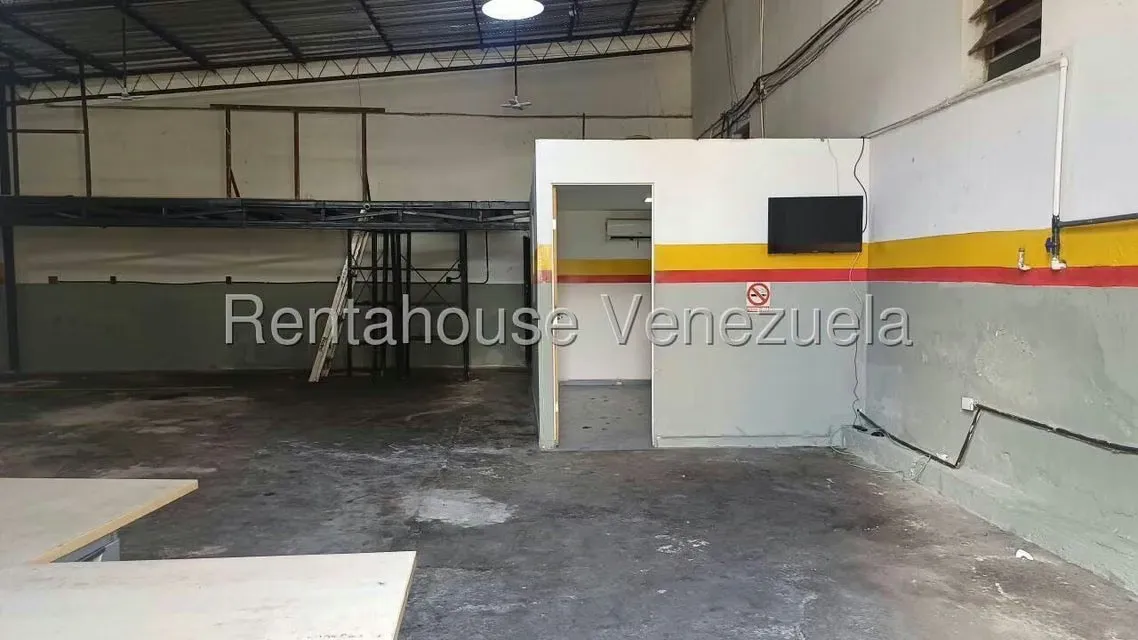 Local Comercial en Alquiler en Bello Monte, Distrito Metropolitano - 3