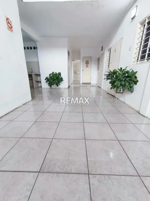 En Alquiler Comoda Habitación Semi-Amoblada