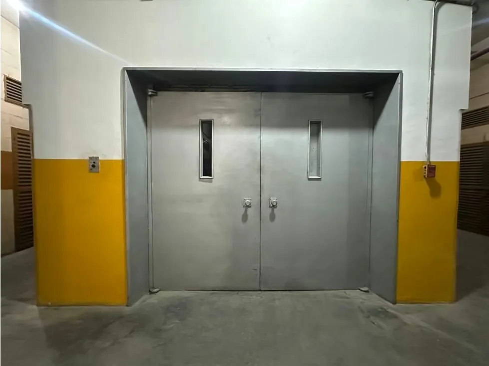 Se alquila mini deposito 28m² Los Cortijos - 4
