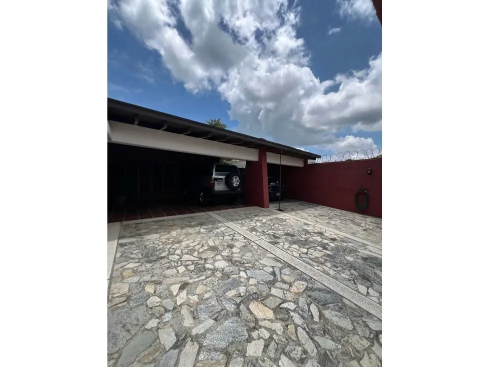 Se vende casa 550m2 La Lagunita 5003 - 29