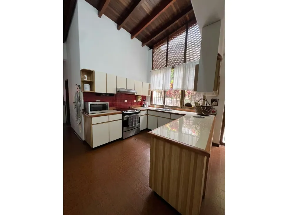 Se vende casa 550m2 La Lagunita 5003 - 6