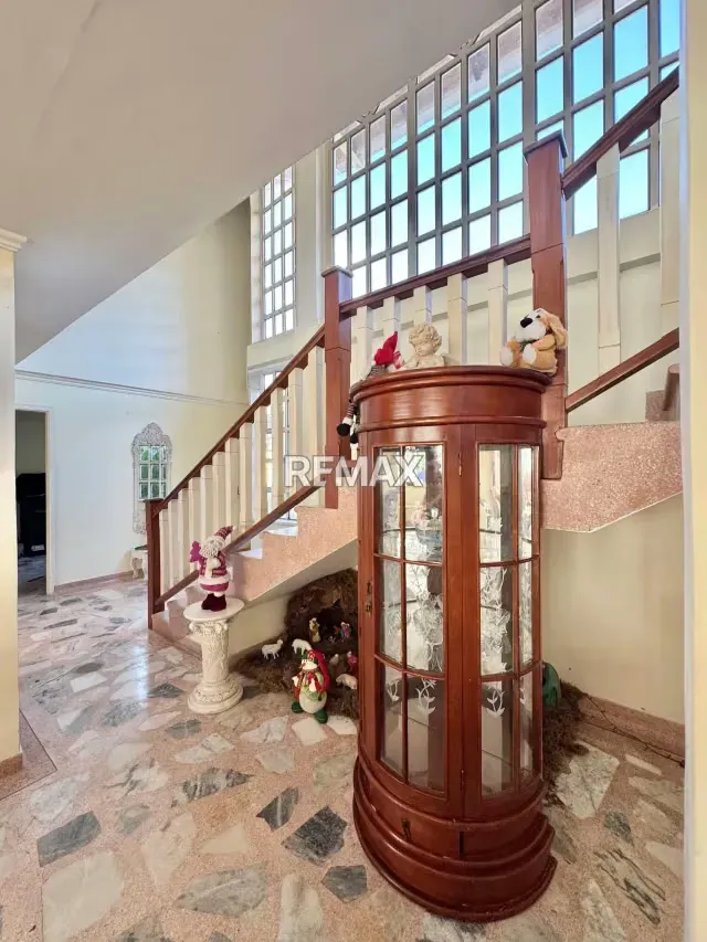 En venta: Hermosa casa en la Urb. Los Criollitos Ubicación: Avenida Rotaria, frente al SENIAT, San Cristóbal. - 4