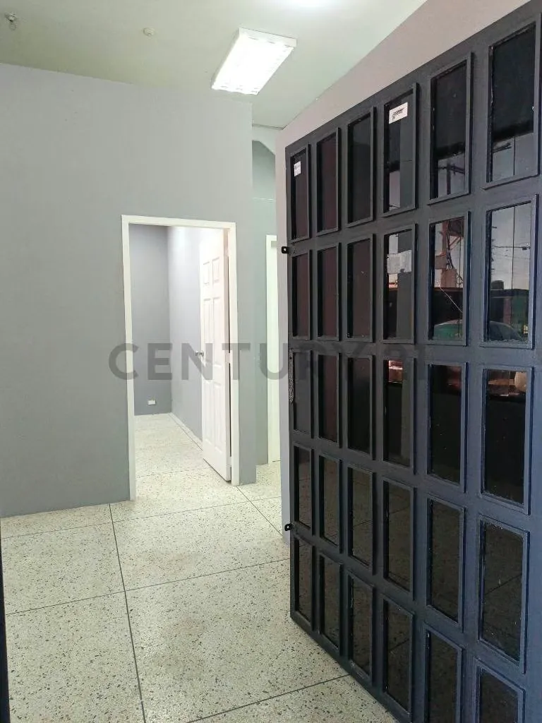Oficina o local en alquiler Puerto Ordaz, Los Pinos Avenida principal - 13