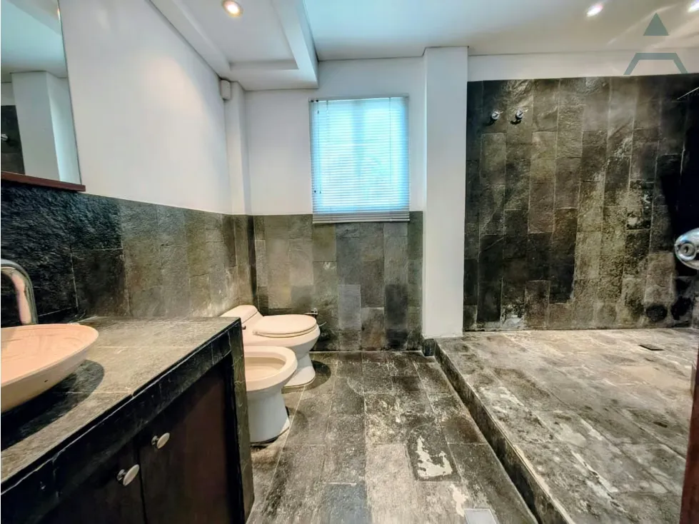 Se alquila casa en La Castellana 706m² - 3h/3.5b/4pe - 5