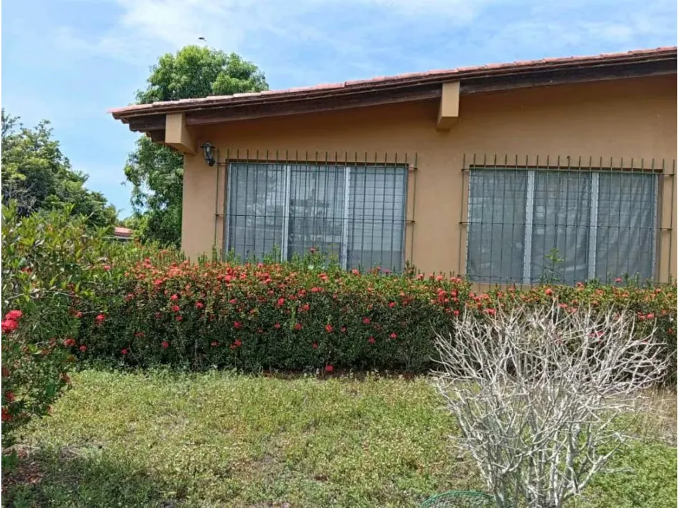 Se vende Casa en Rio Chico 2 parcela 1600m2