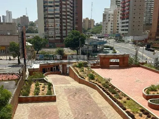 Se alquila apartamento en segundo piso ubicado en Av. El Milagro