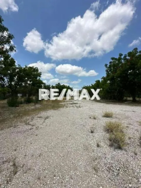 Terreno en Venta - Los Robles - 3