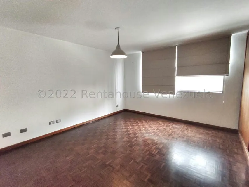 Apartamento (1 Nivel) en Venta en Chuao, Distrito Metropolitano - 7