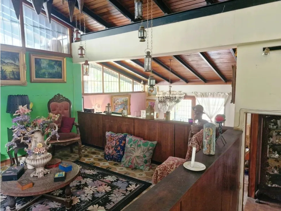 Vendo casa en calle cerrada 380m2 Prados del Este 4815 - 6