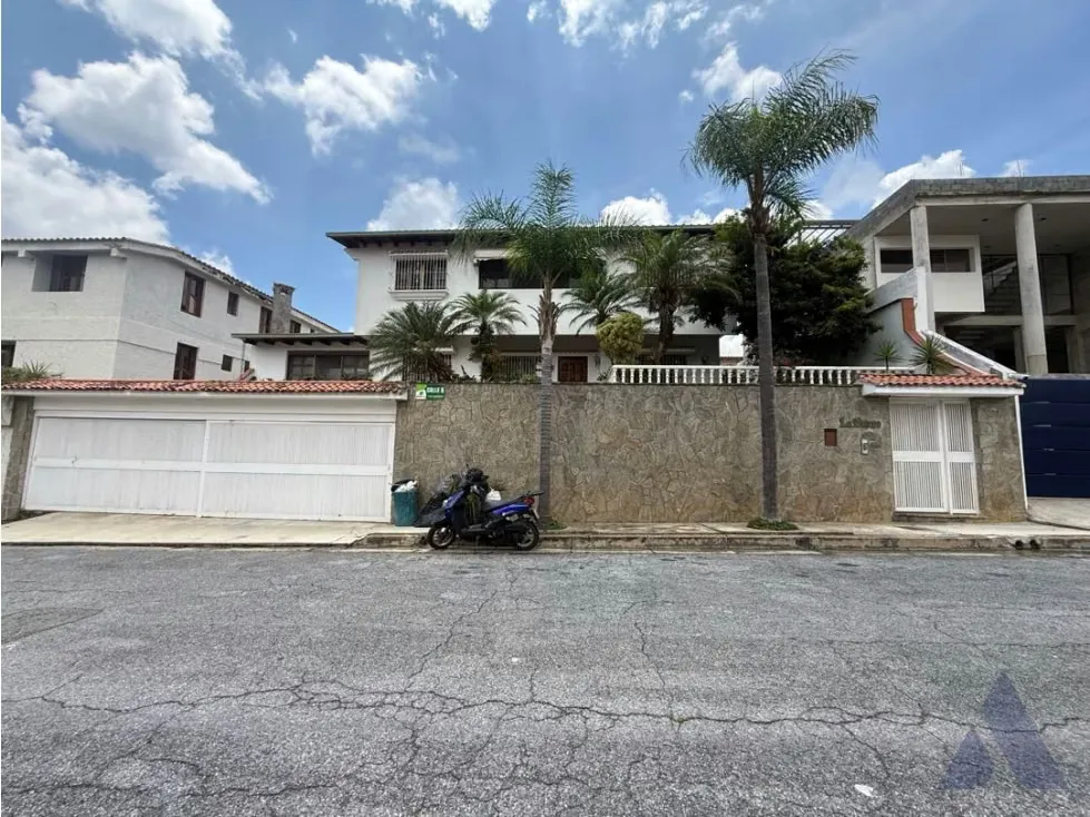 Se vende casa 500m2 Los Samanes 6269