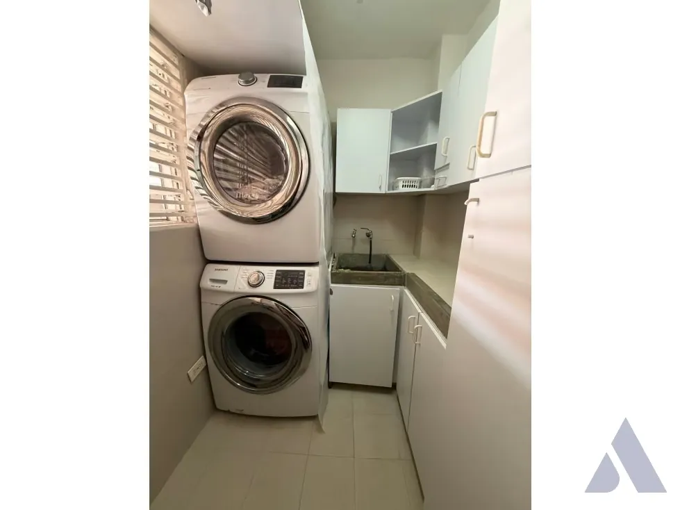 Se vende casa 500m2 Los Samanes 6269 - 29