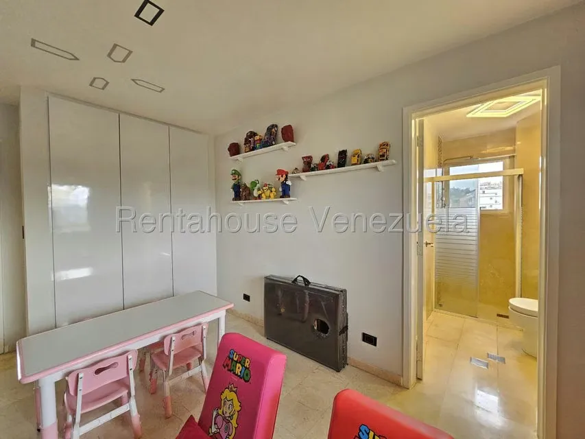 Apartamento (Penthouse) en Venta en Miranda, Distrito Metropolitano - 28