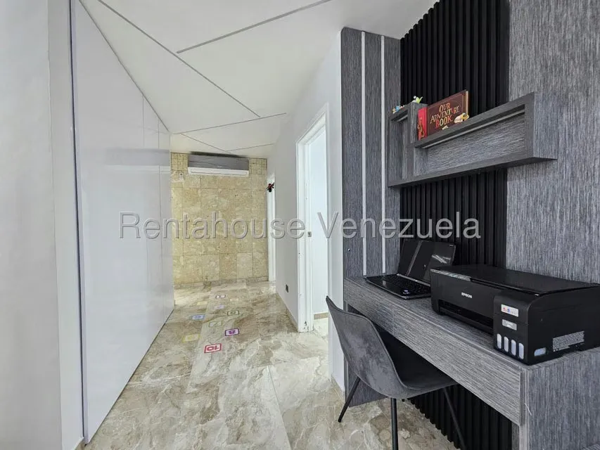 Apartamento (Penthouse) en Venta en Miranda, Distrito Metropolitano - 35