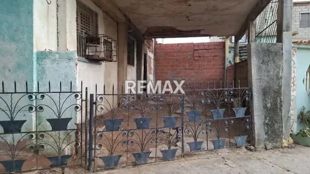 Casa en Venta Urb. Urdaneta - 12
