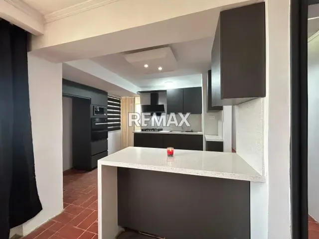 VENDO APARTAMENTO EDIF. MIRADOR DEL LAGO