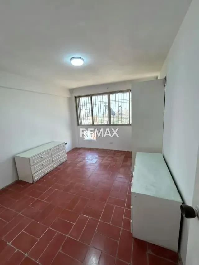 VENDO APARTAMENTO EDIF. MIRADOR DEL LAGO - 7