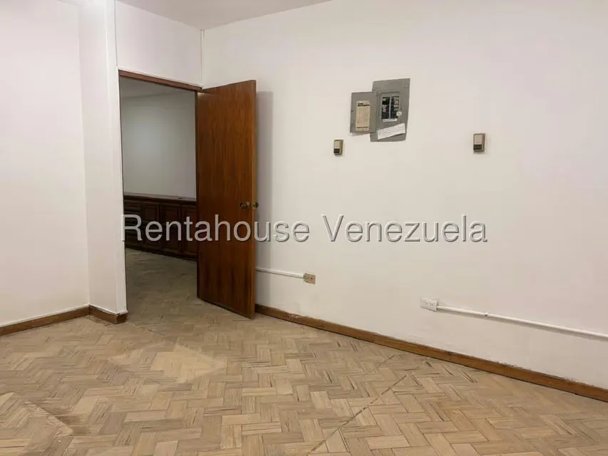 Oficina en Alquiler en Dr Portillo, Zulia - 2