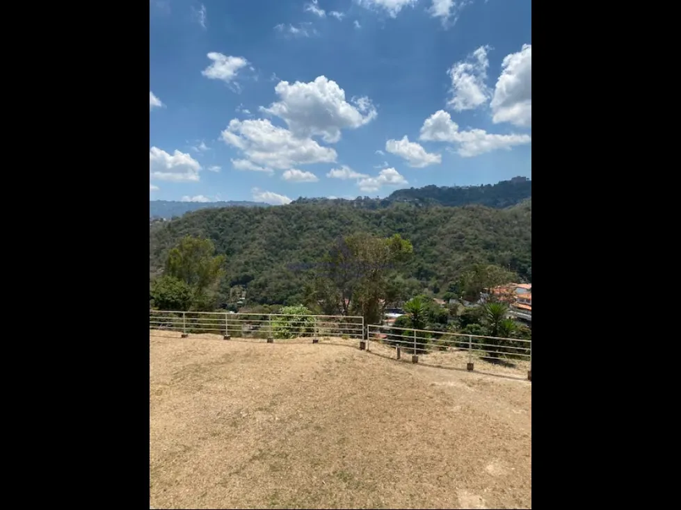 Se vende casa 1666m2 de terreno/5h/ 6b/6 ptos /Lomas del Mirador/2596 - 2