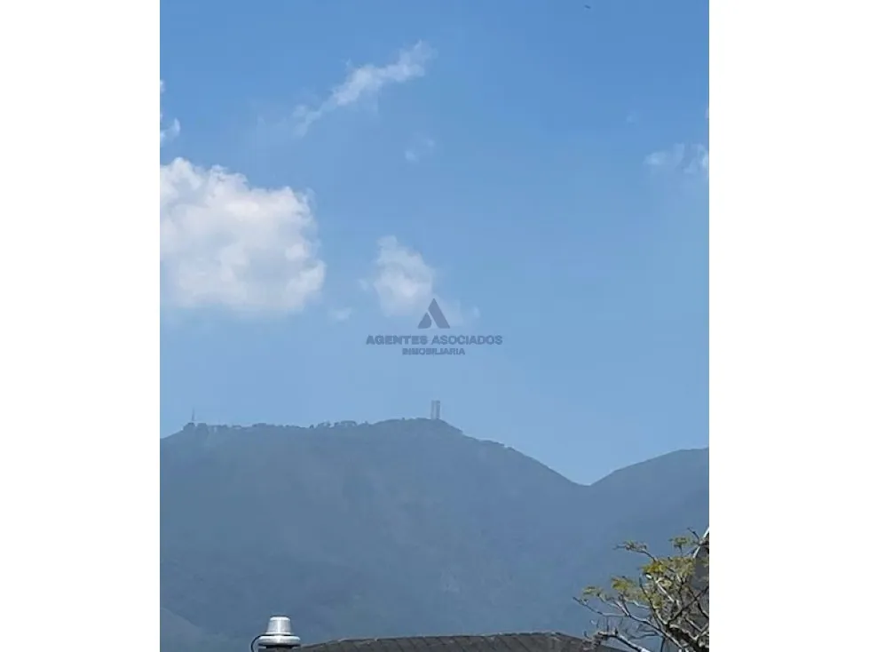 Se vende casa 1666m2 de terreno/5h/ 6b/6 ptos /Lomas del Mirador/2596 - 3