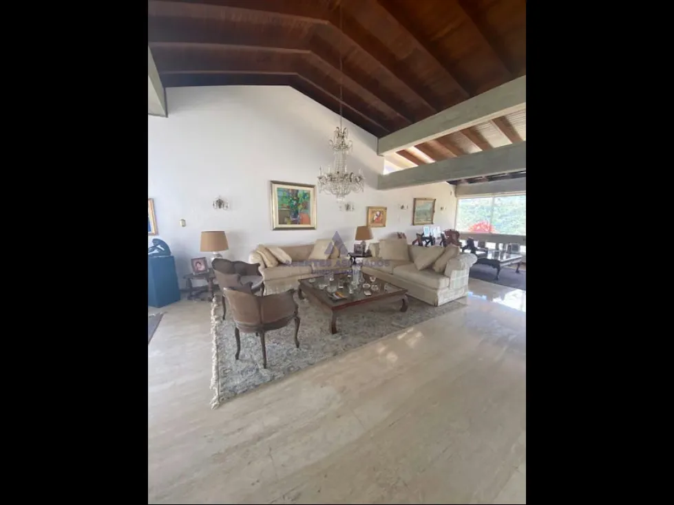 Se vende casa 1666m2 de terreno/5h/ 6b/6 ptos /Lomas del Mirador/2596 - 4