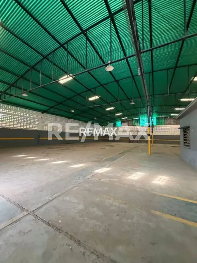 ¡Impulsa tu operación! Galpón cerrado con oficinas en alquiler – A metros de la Av. Intercomunal, Ciudad Ojeda - 17