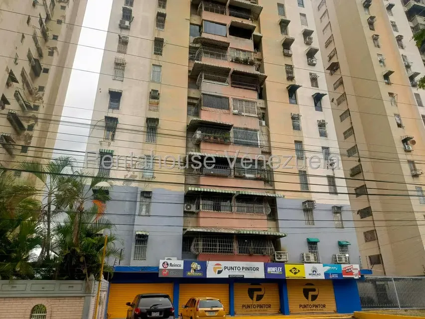 Apartamento (1 Nivel) en Venta en Avenida Bermudez, Aragua - 3
