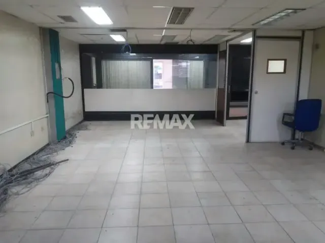 Alquiler de Local 68 Mtrs2, Mezz. M8, Edif. Compro, Sector Las Barrancas, Guatire Edo Miranda - 2