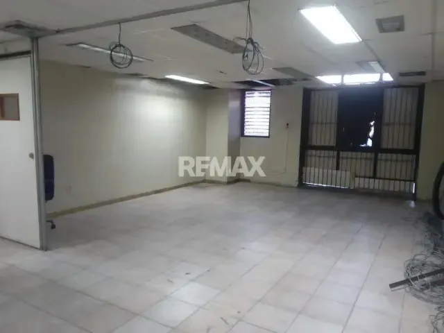 Alquiler de Local 68 Mtrs2, Mezz. M8, Edif. Compro, Sector Las Barrancas, Guatire Edo Miranda - 5